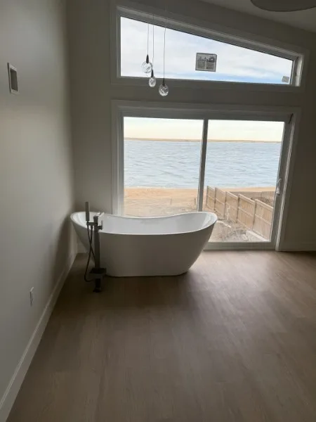 Bathtub freshly installed by Reid Pro Plumbing and Heating
